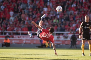 Santiago Montiel, y un gol inolvidable. PH: Independiente