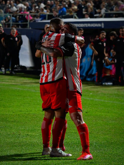 El Guapo celebró en Mendoza. Foto: Barracas Central