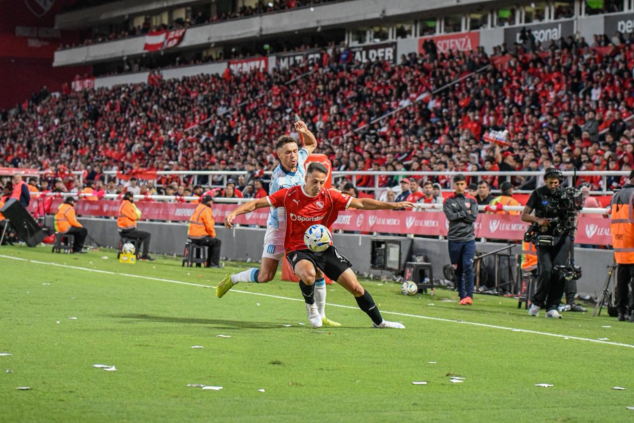 Un primer tiempo olvidable. Foto: Martín Leiva