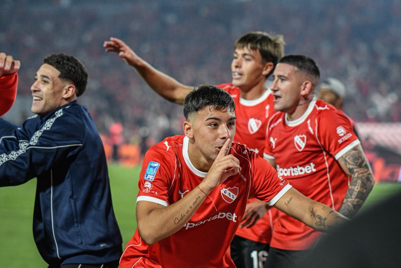 El gol de Ávalos rompió las gargantas de los hinchas del Rojo. Foto: Martín Leiva