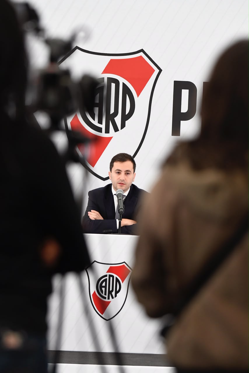 Di Carlo respondió las preguntas a los medios presentes. Foto: Martín Leiva