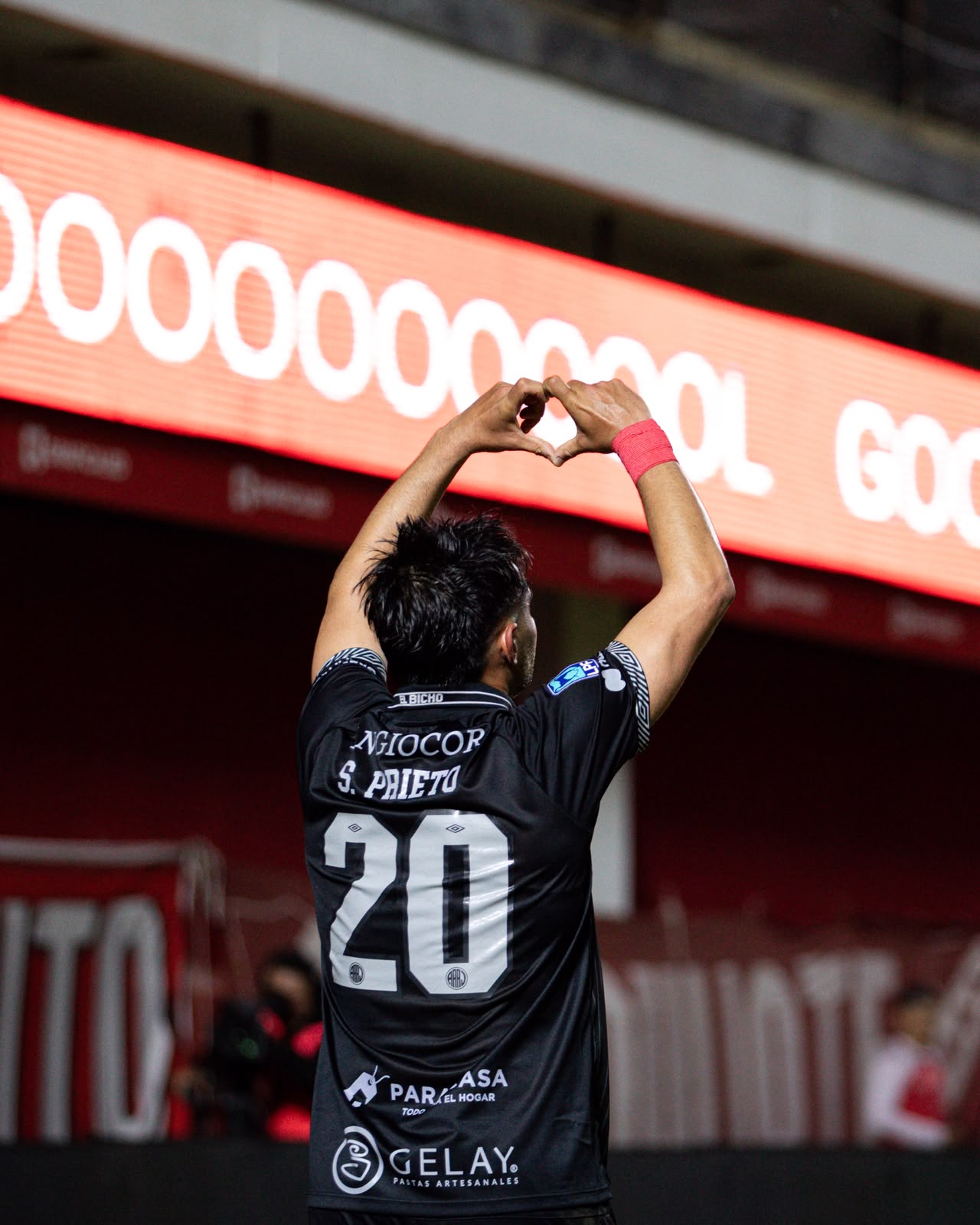 Prieto y el gol de la victoria. Foto: AAAJ